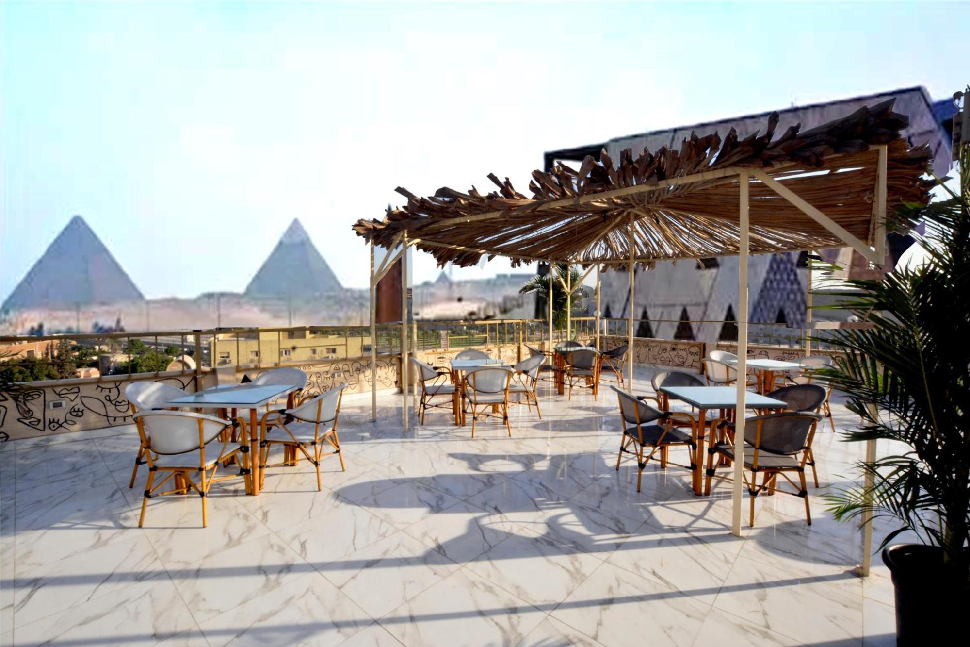Topview Pyramids And Museum Nazlat as Sammān Exterior foto